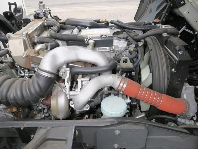 Isuzu FORWARD 2025-10 8331902-23