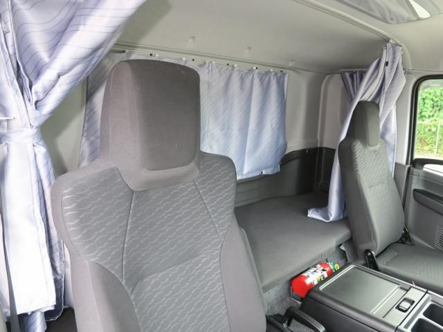 Isuzu FORWARD 2025-10 8331902-25