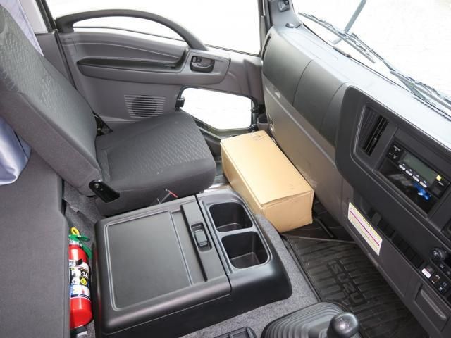 Isuzu FORWARD 2025-10 8331902-26