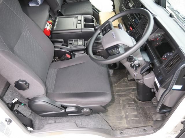 Isuzu FORWARD 2025-10 8331902-28