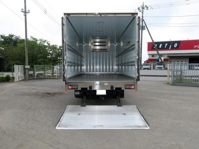 Isuzu FORWARD 2025-10 8331902-5
