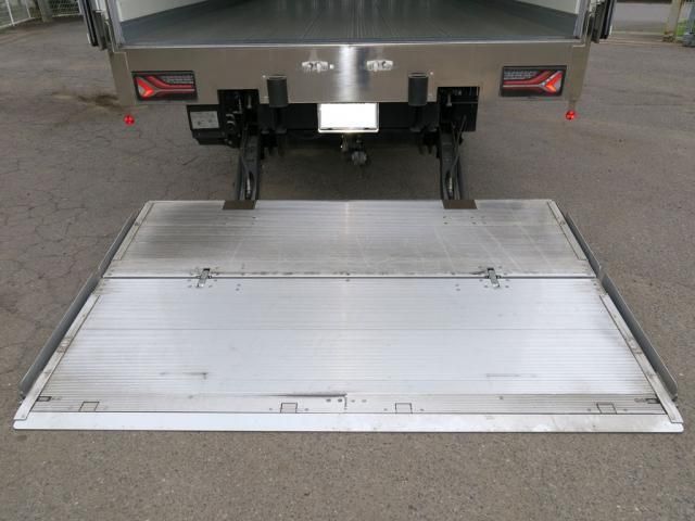 Isuzu FORWARD 2025-10 8331902-7