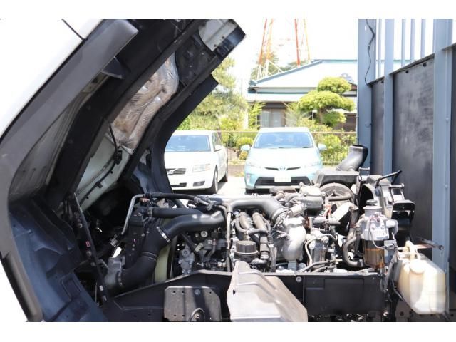 Isuzu FORWARD 2017-01 8331925-24