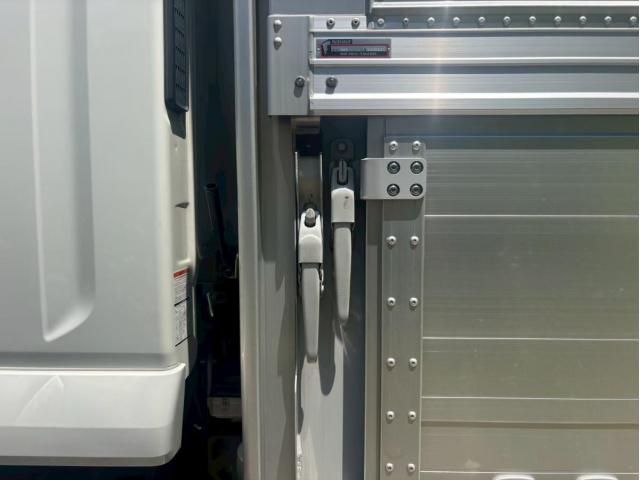Isuzu FORWARD 2022-02 8331921-15