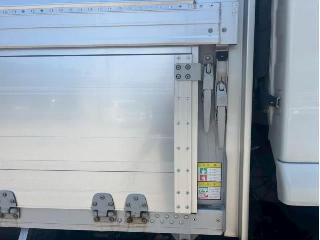 Isuzu FORWARD 2022-02 8331921-17