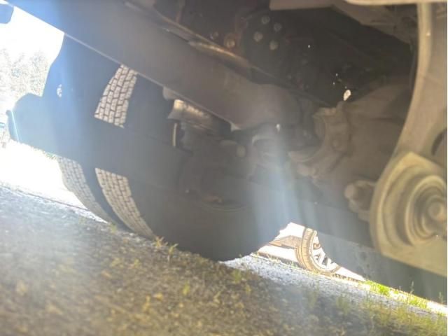 Isuzu FORWARD 2022-02 8331921-21