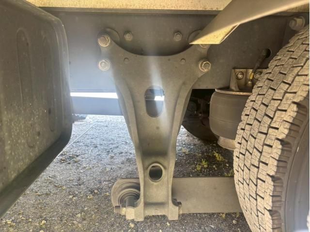 Isuzu FORWARD 2022-02 8331921-25
