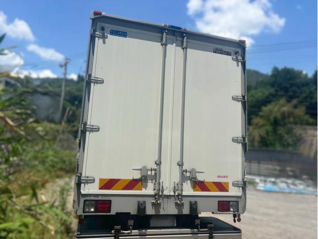 Isuzu FORWARD 2022-02 8331921-3