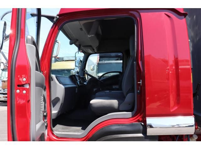 Isuzu FORWARD 2018-05 8331920-15