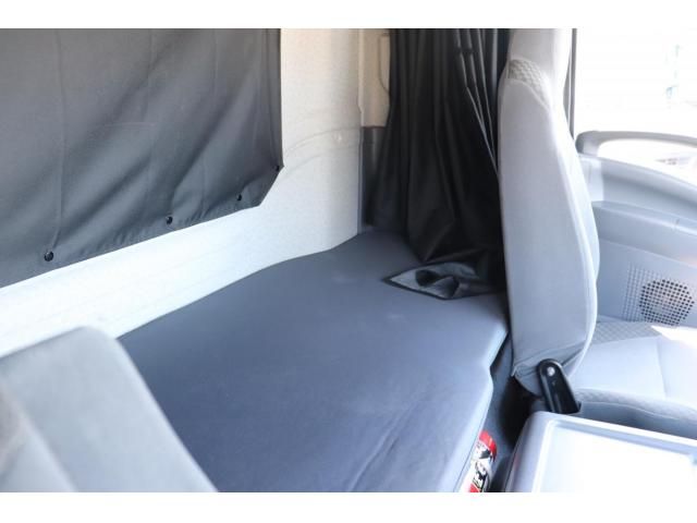 Isuzu FORWARD 2018-05 8331920-16