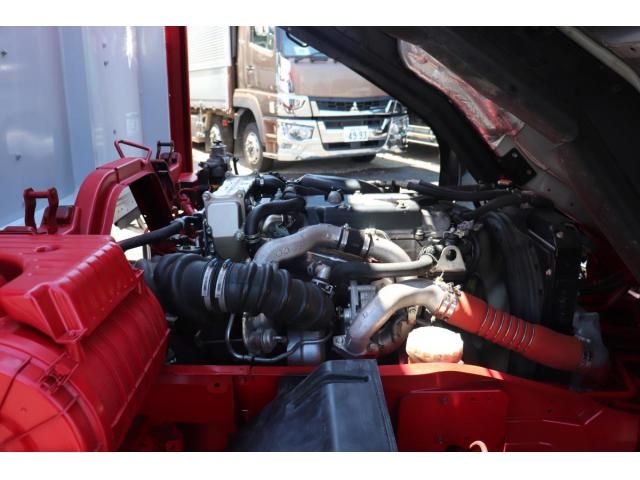 Isuzu FORWARD 2018-05 8331920-23