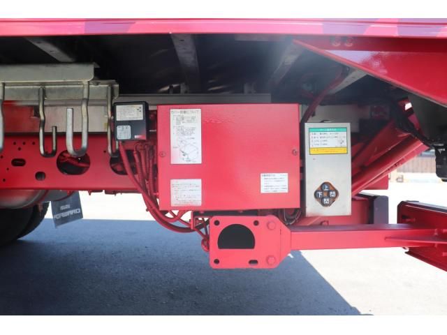 Isuzu FORWARD 2018-05 8331920-24