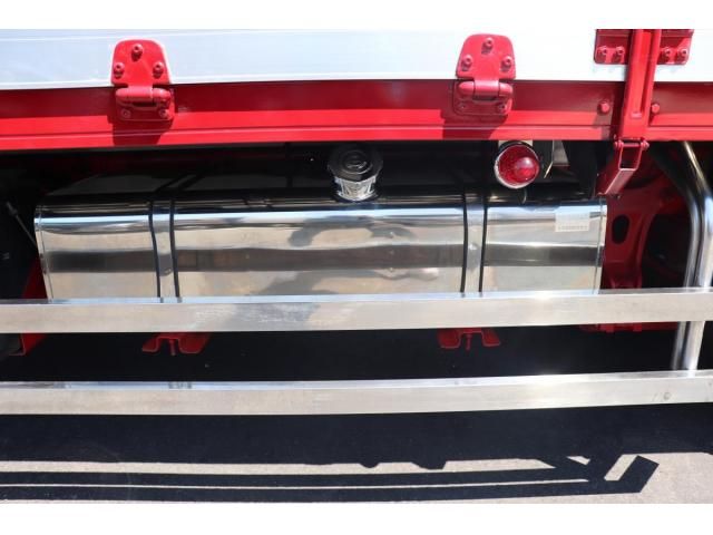 Isuzu FORWARD 2018-05 8331920-27