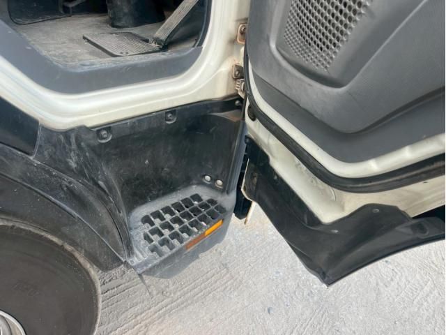 Isuzu FORWARD 2014-09 8331926-28