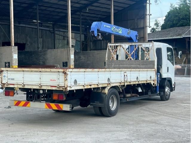 Isuzu FORWARD 2014-09 8331926-5