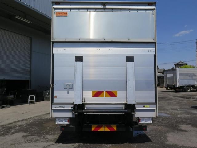 Isuzu FORWARD 2020-06 8331905-6