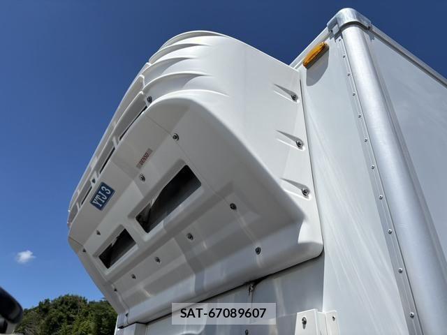 Isuzu FORWARD 2017-12 8354524-9
