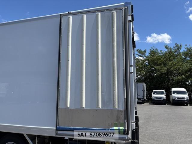 Isuzu FORWARD 2017-12 8354524-28