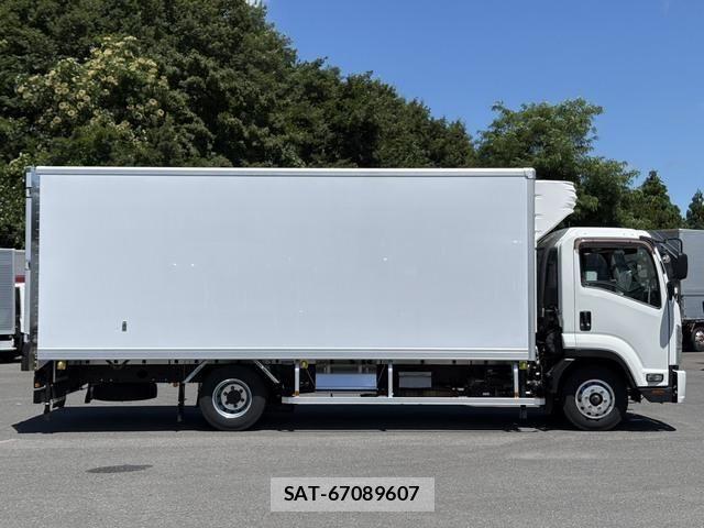 Isuzu FORWARD 2017-12 8354524-3