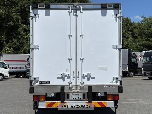 Isuzu FORWARD 2017-12 8354524-5