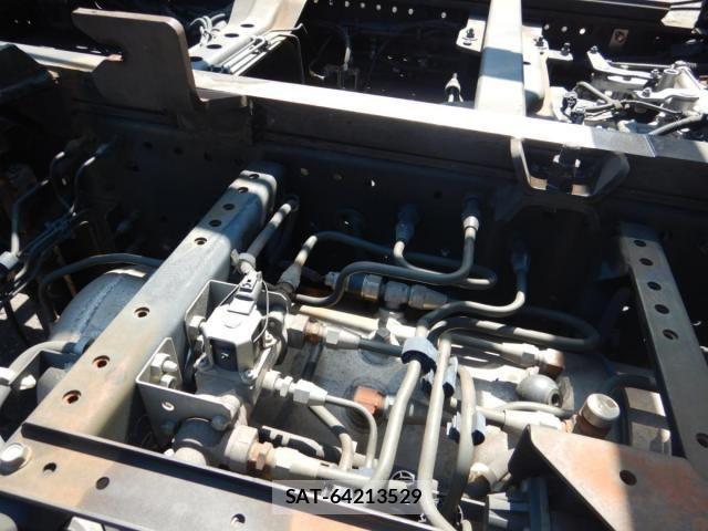Isuzu FORWARD 2013-06 8366002-24