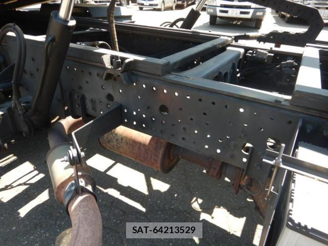 Isuzu FORWARD 2013-06 8366002-26