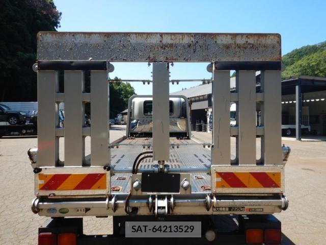 Isuzu FORWARD 2013-06 8366002-4
