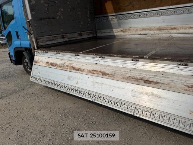 Isuzu FORWARD 2010-01 8412545-29