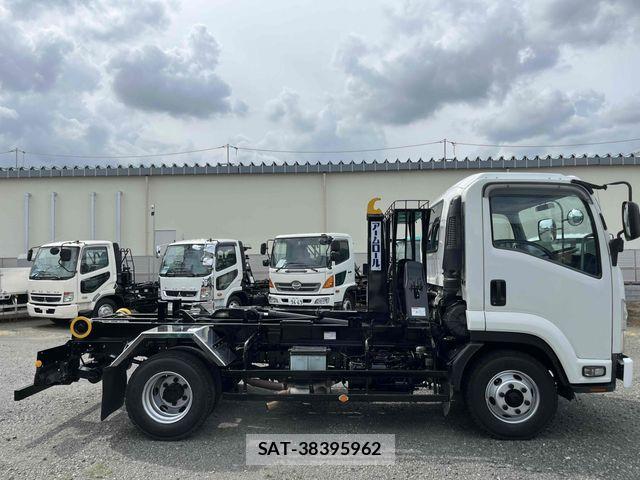 Isuzu FORWARD 2009-08 8412540-2
