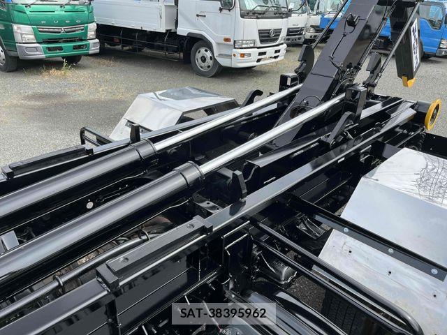 Isuzu FORWARD 2009-08 8412540-7