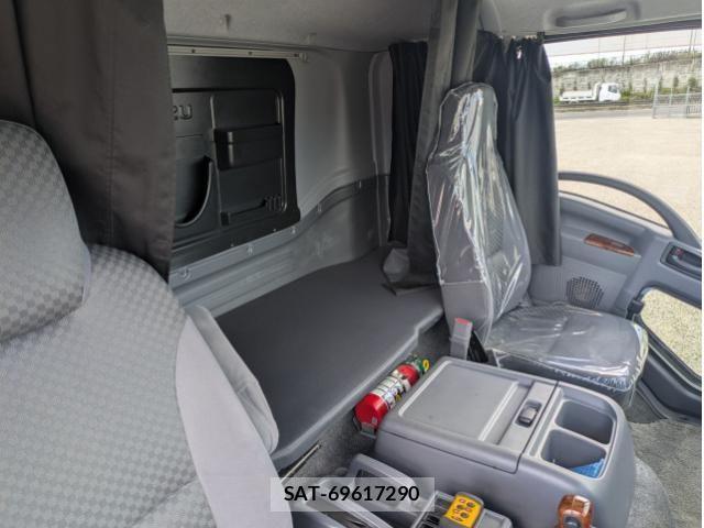Isuzu FORWARD 2019-08 8524938-26