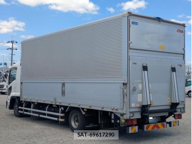 Isuzu FORWARD 2019-08 8524938-5