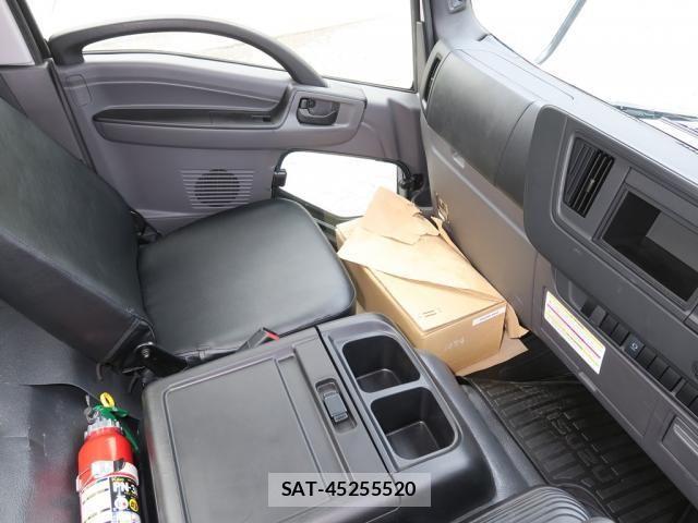 Isuzu FORWARD 2025-01 8524926-25