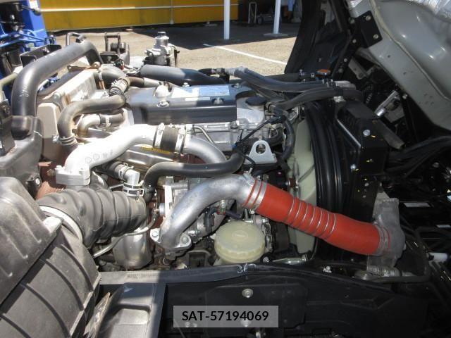 Isuzu FORWARD 2020-07 8524927-25