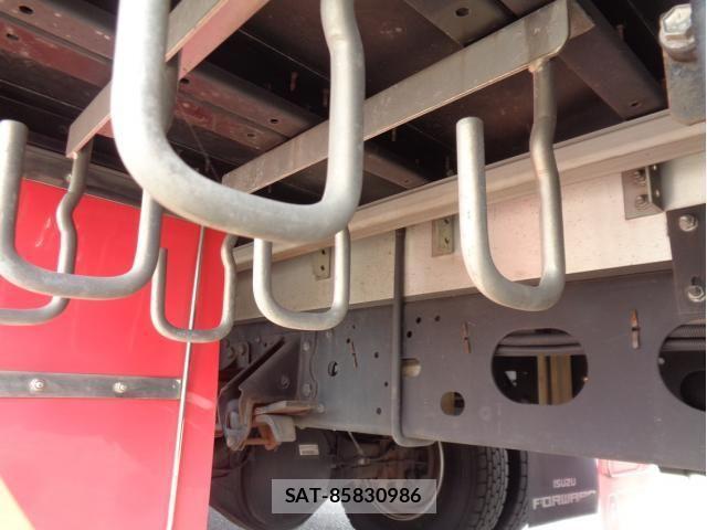 Isuzu FORWARD 2021-05 8561961-20