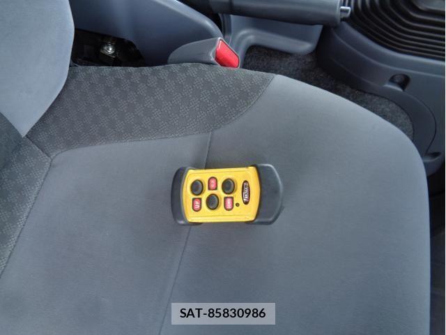Isuzu FORWARD 2021-05 8561961-26