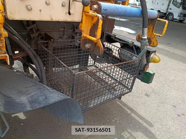 Isuzu FORWARD 2015-11 8561959-9