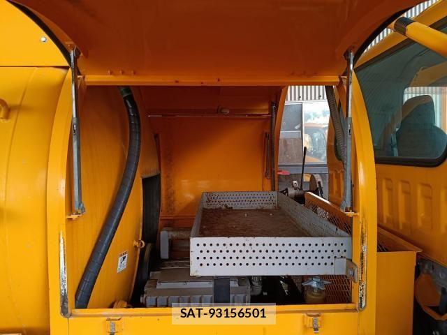 Isuzu FORWARD 2015-11 8561959-17
