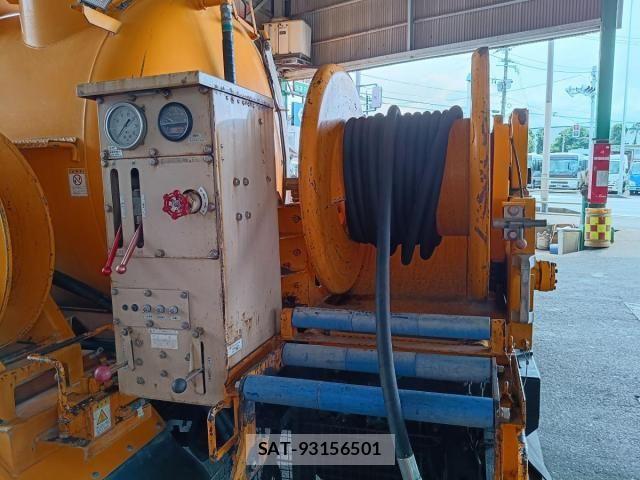 Isuzu FORWARD 2015-11 8561959-21
