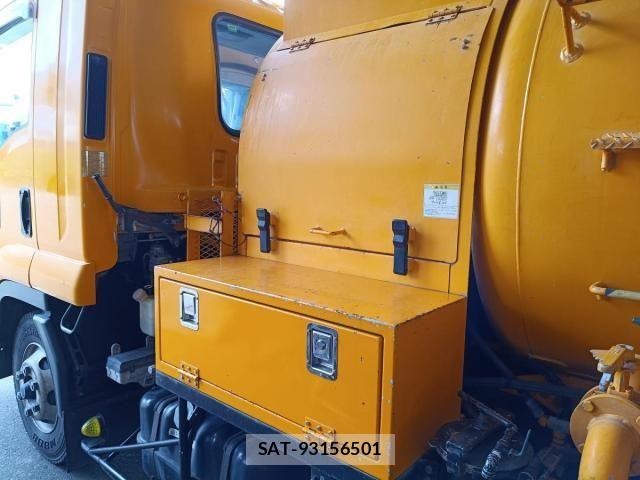 Isuzu FORWARD 2015-11 8561959-24