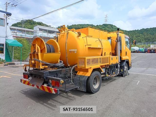 Isuzu FORWARD 2015-11 8561959-4