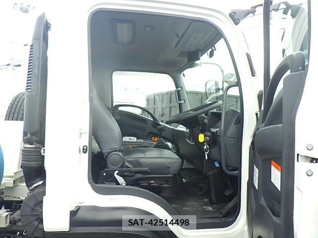 Isuzu FORWARD 2022-06 8561958-18