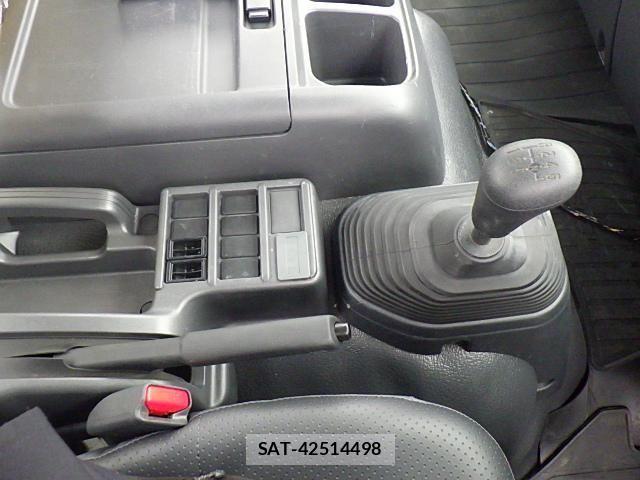 Isuzu FORWARD 2022-06 8561958-23