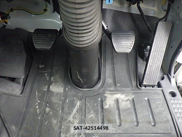 Isuzu FORWARD 2022-06 8561958-26