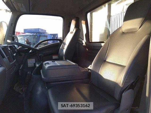 Isuzu FORWARD 2017-08 8626860-17
