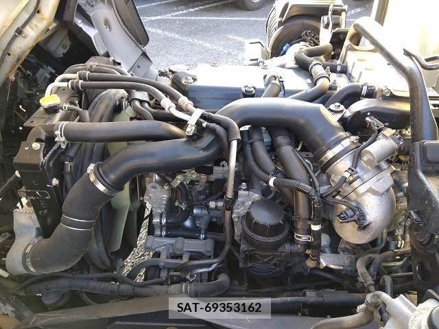 Isuzu FORWARD 2017-08 8626860-18