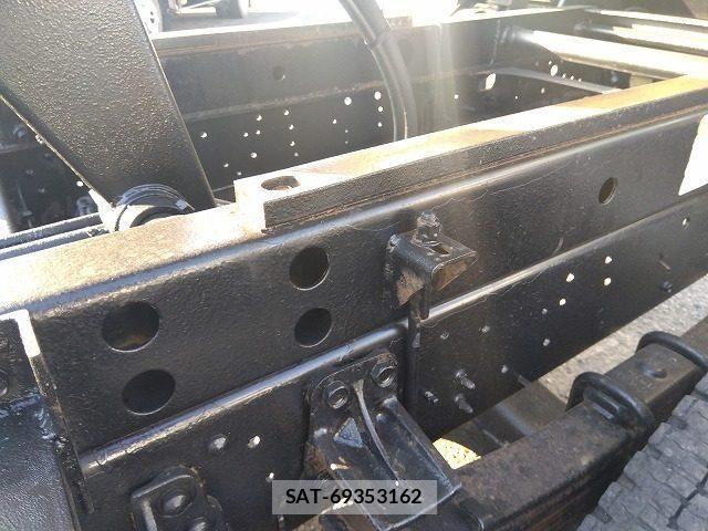 Isuzu FORWARD 2017-08 8626860-20