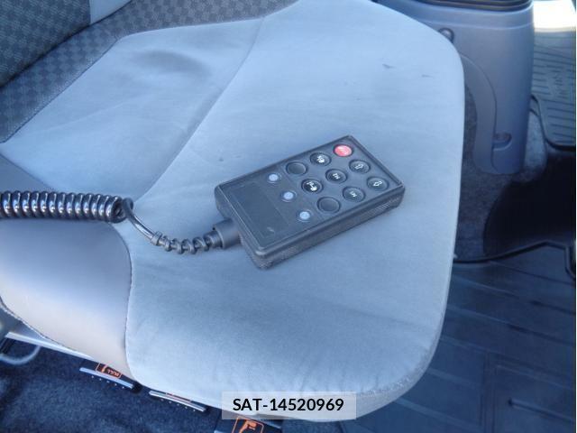 Isuzu FORWARD 2020-09 8626859-29