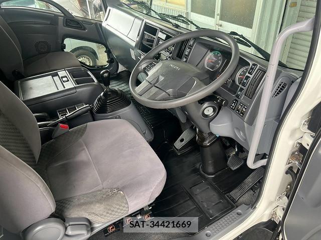 Isuzu FORWARD 2020-04 8659181-18