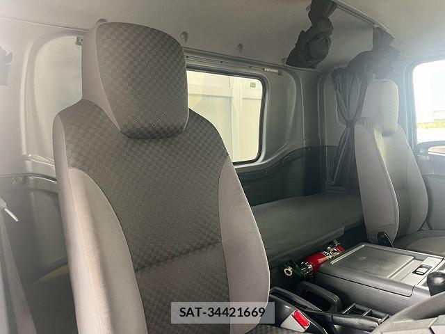 Isuzu FORWARD 2020-04 8659181-19